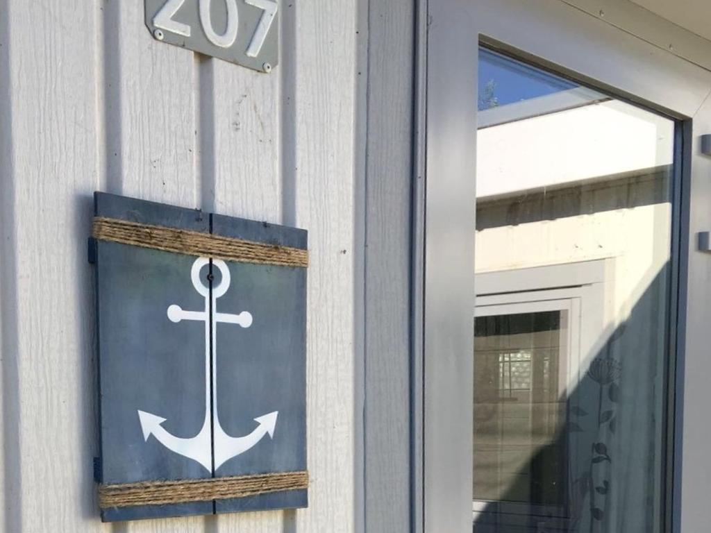 Beach Chalet 207 room 5